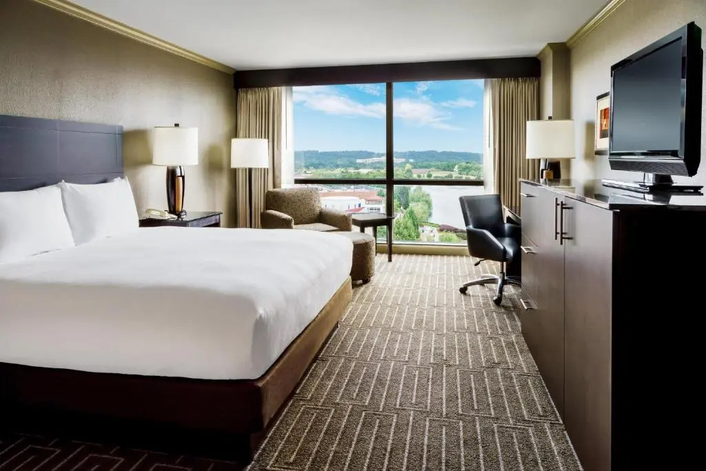 Hilton Charlotte University Place - Chambres
