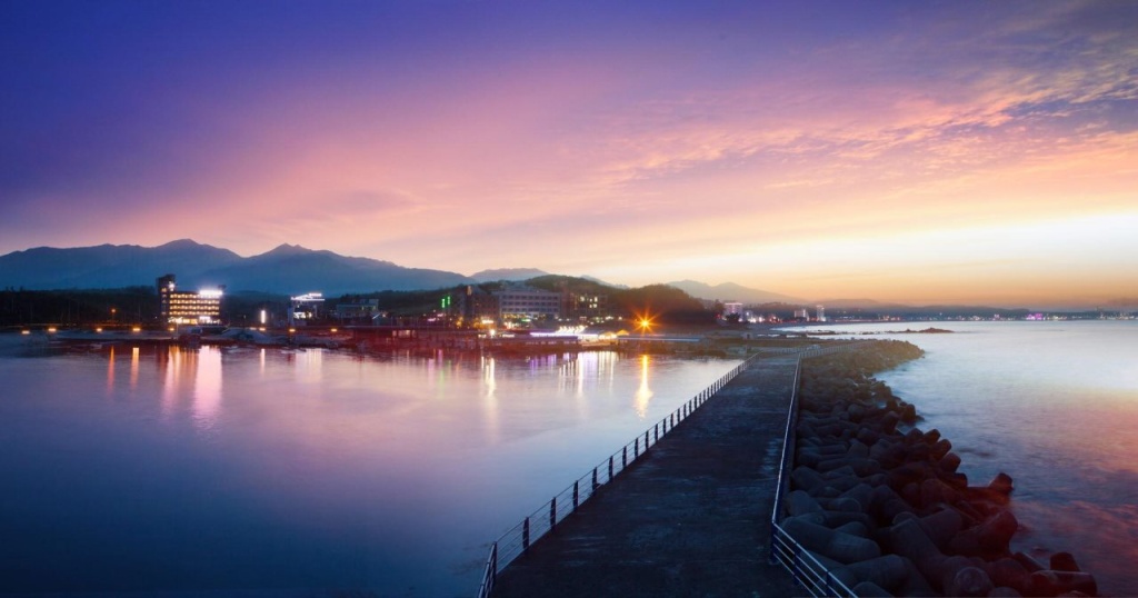 Beach & Waterfront