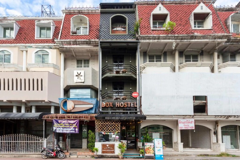 Box Hostel N Cafe