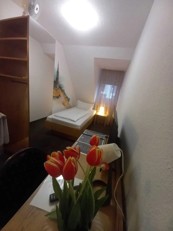 Economy room