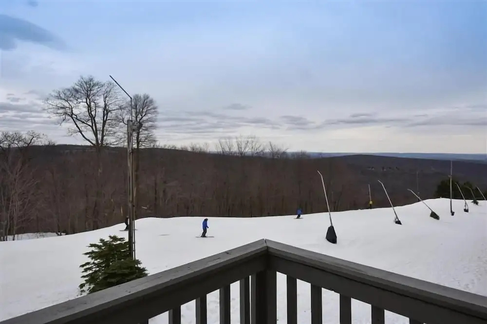 Seven Springs 3 BR Loft Condo, Walk to Slopes! by RedAwning