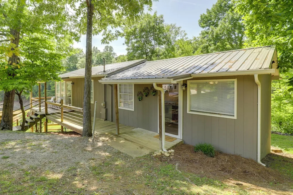 Douglas Lake Gem on Private Cove w/ Amazing Views!