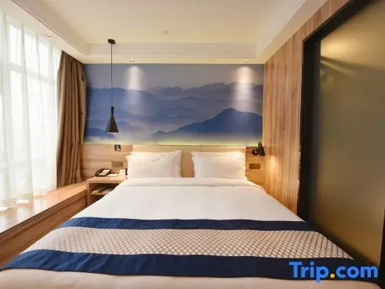 Business Double room (full double bed)