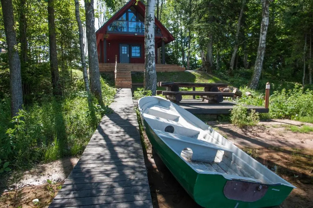 Cottage with lake view