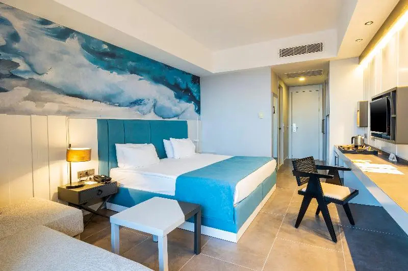 Standard Double room with land view (full double bed)