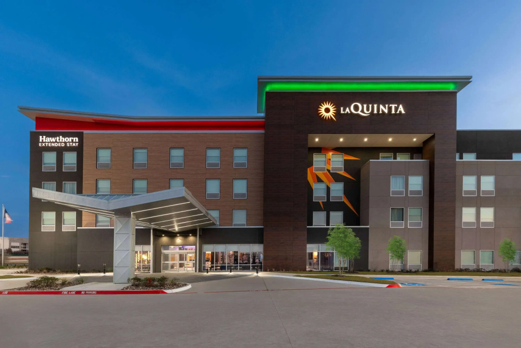 La Quinta Inn & Suites by Wyndham DeSoto — фото