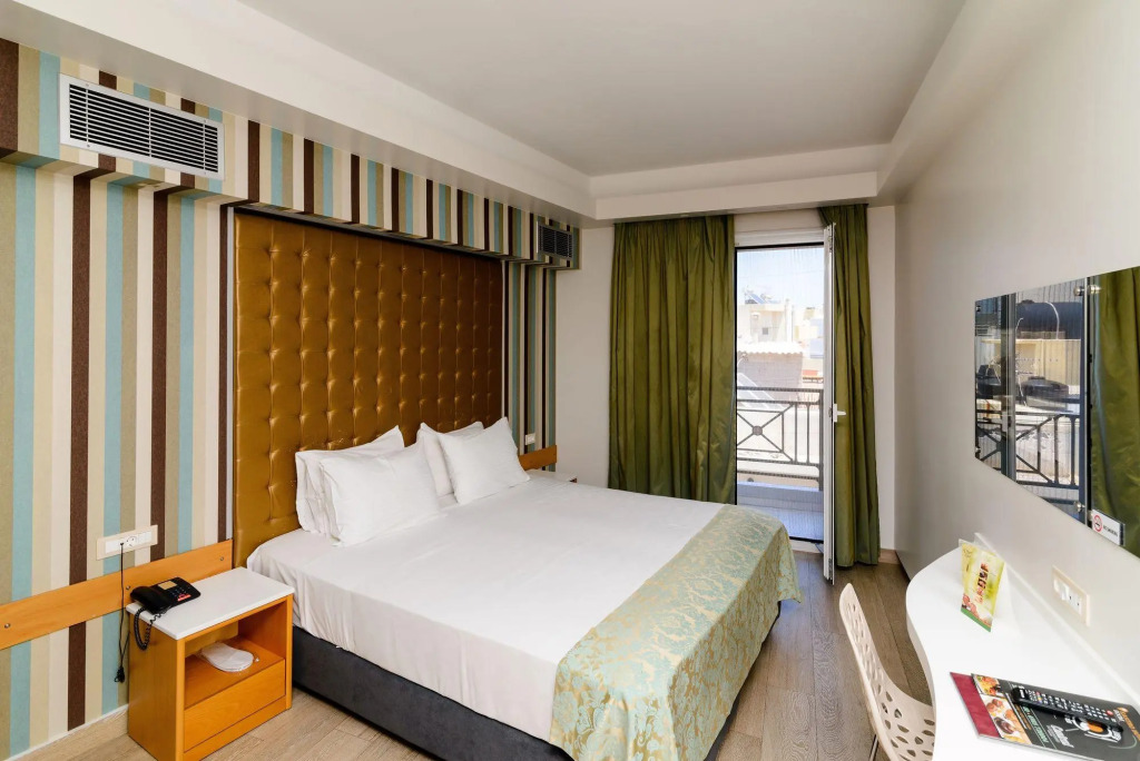 Kastro Hotel by null
