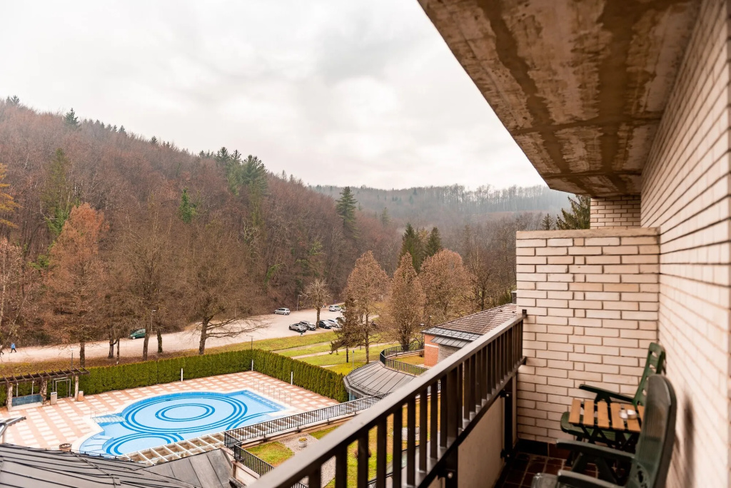Balcony & Terrace