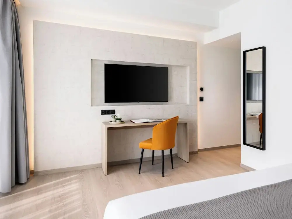 Comfort room