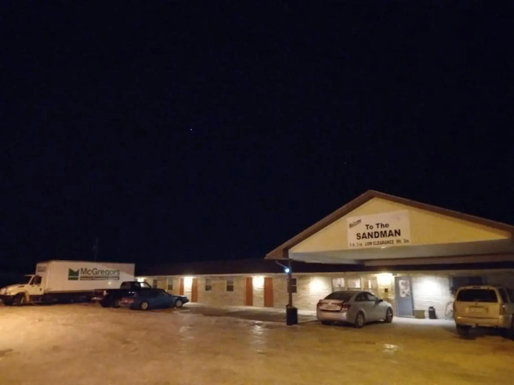 OYO Sandman Inn