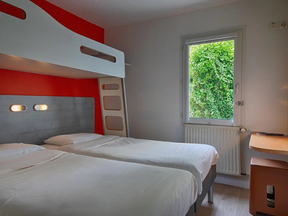 Standard Triple room
