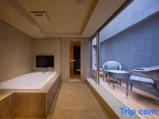 Standard Suite