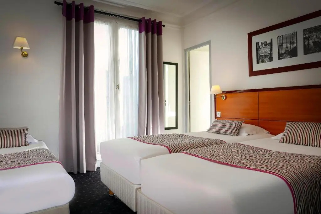 Standard Triple room
