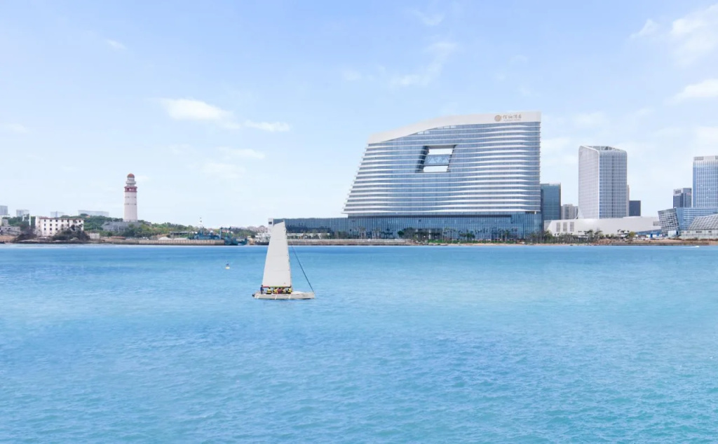Beach & Waterfront