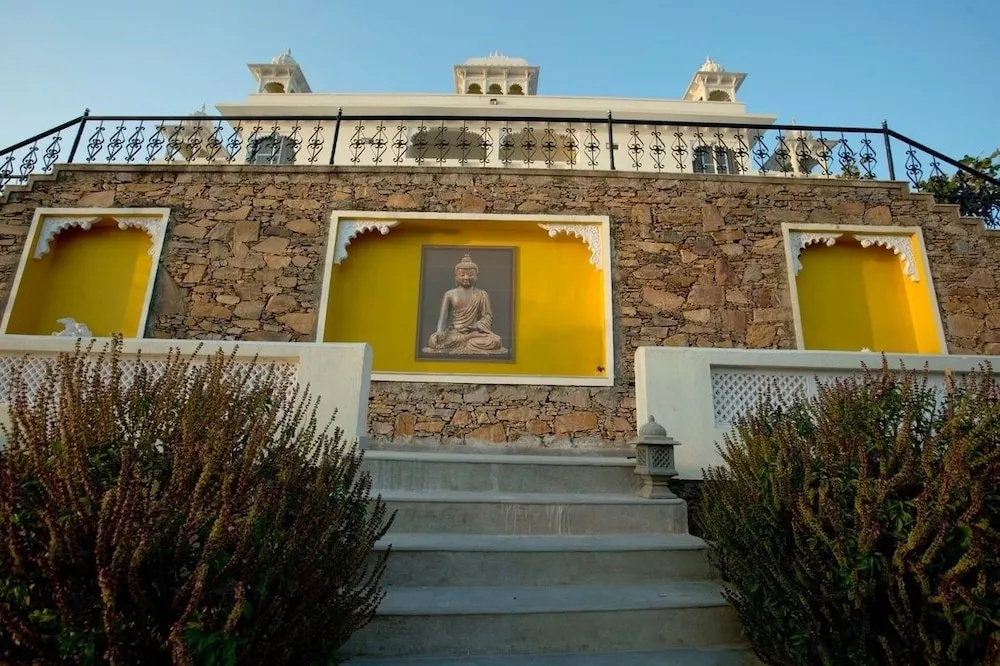 Karni Mahal