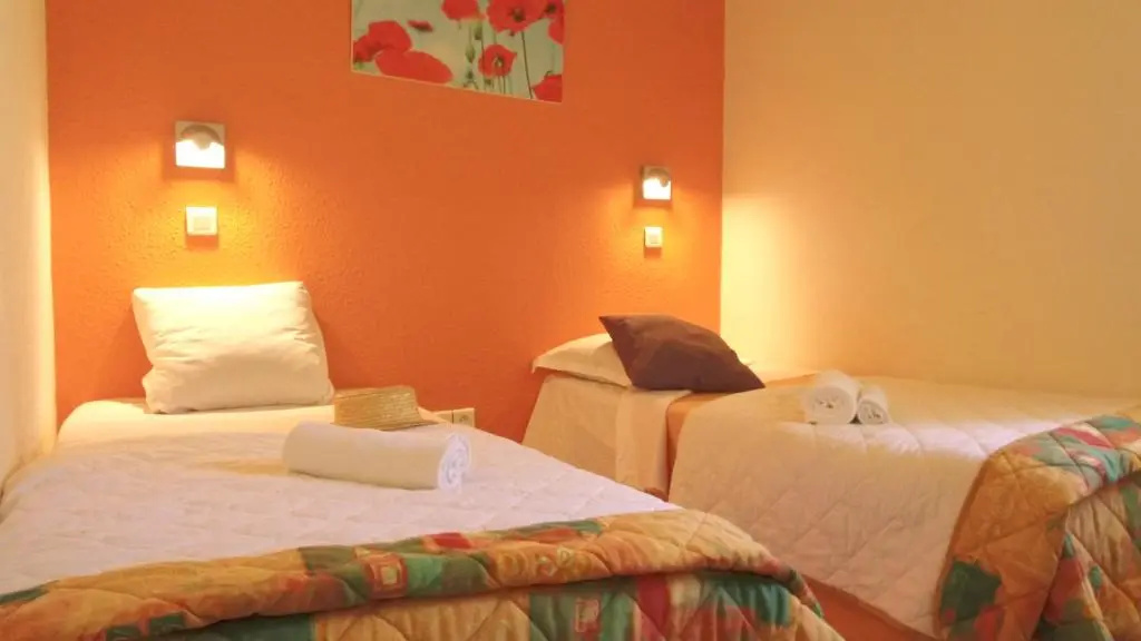 VVF Sud Aveyron, Brusque - Chambres
