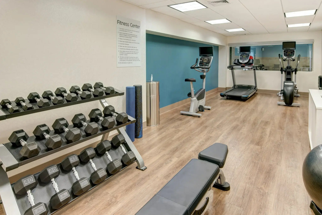Holiday Inn Express Hotel & Suites West Long Branch by IHG - Général