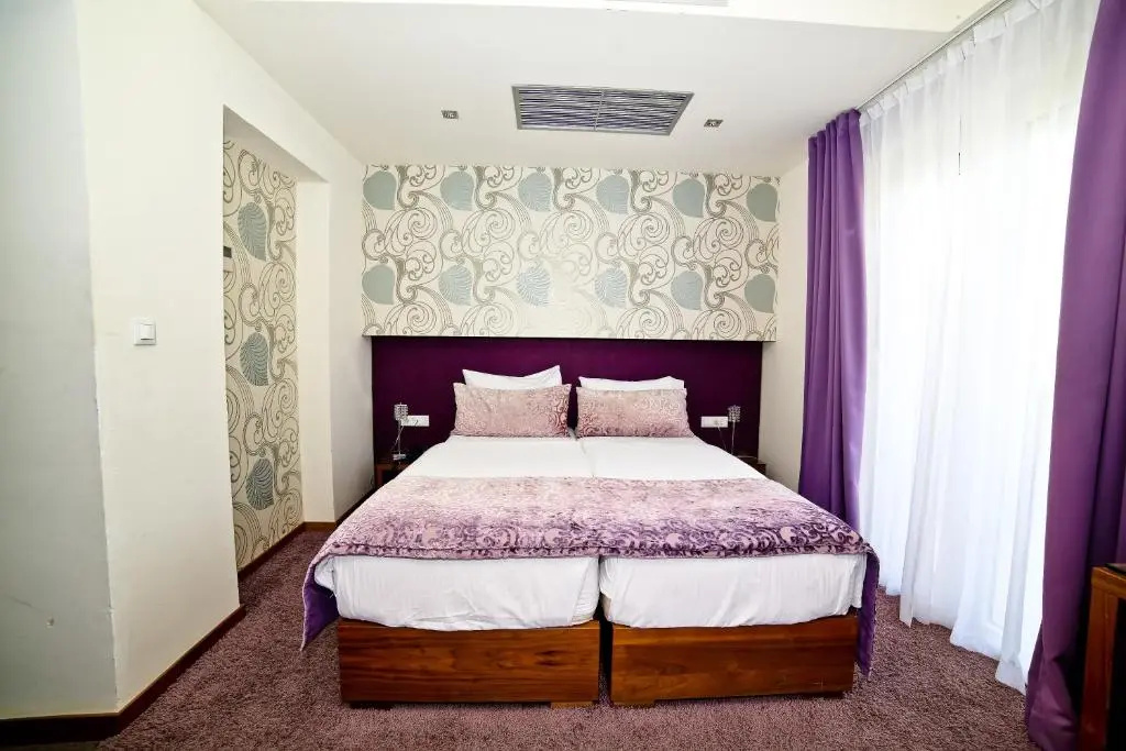 Classic Double room (full double bed)