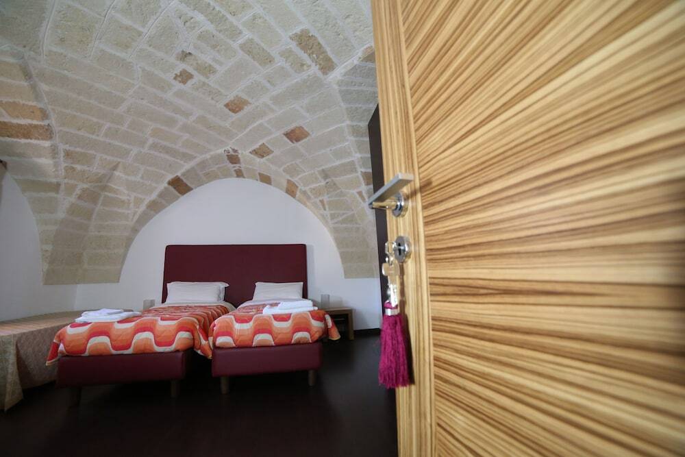 Idomeneo 63 B&B by null