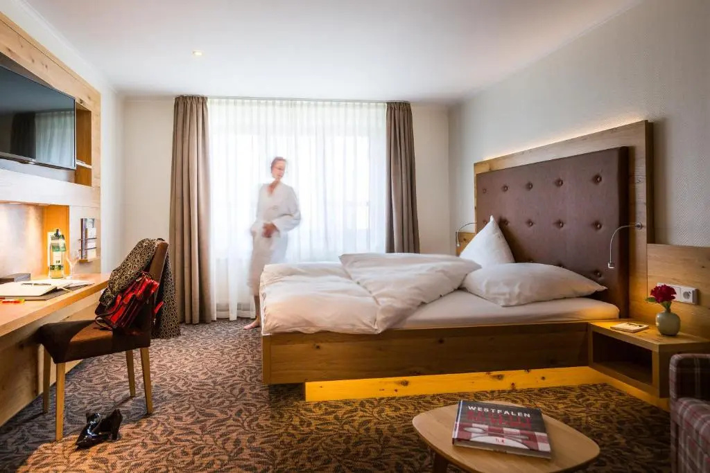 Deluxe Double room (full double bed)