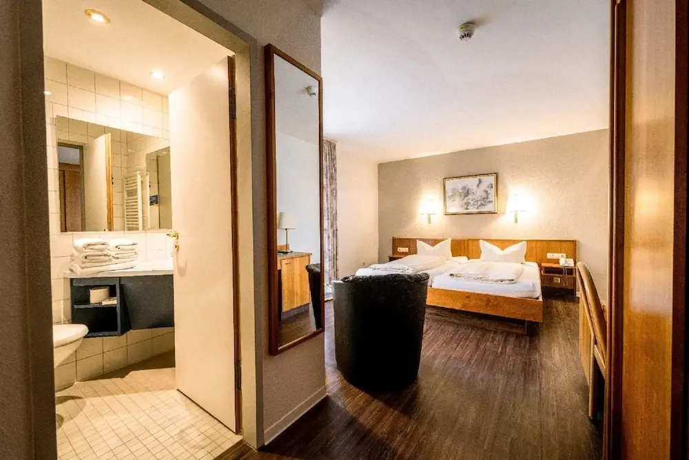 Standard Double room with balcony (full double bed)