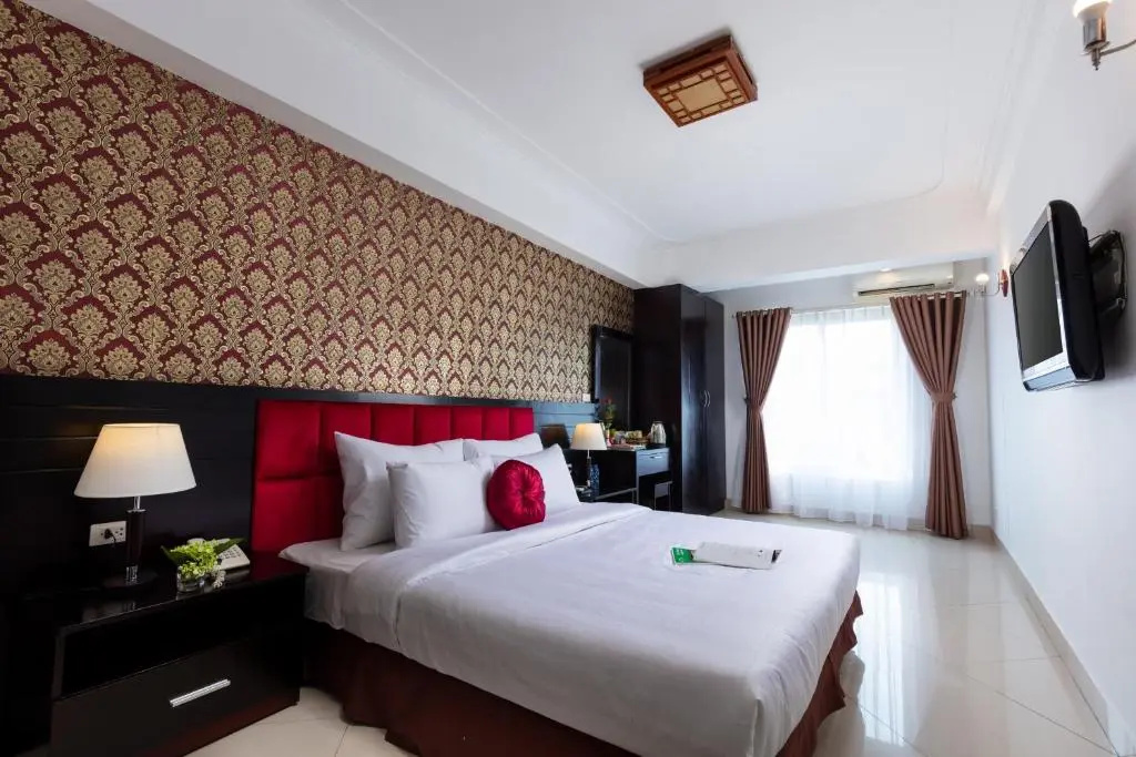 Deluxe Double room with river view (full double bed)
