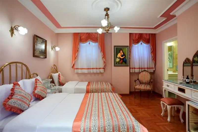 Classic Double room (full double bed)