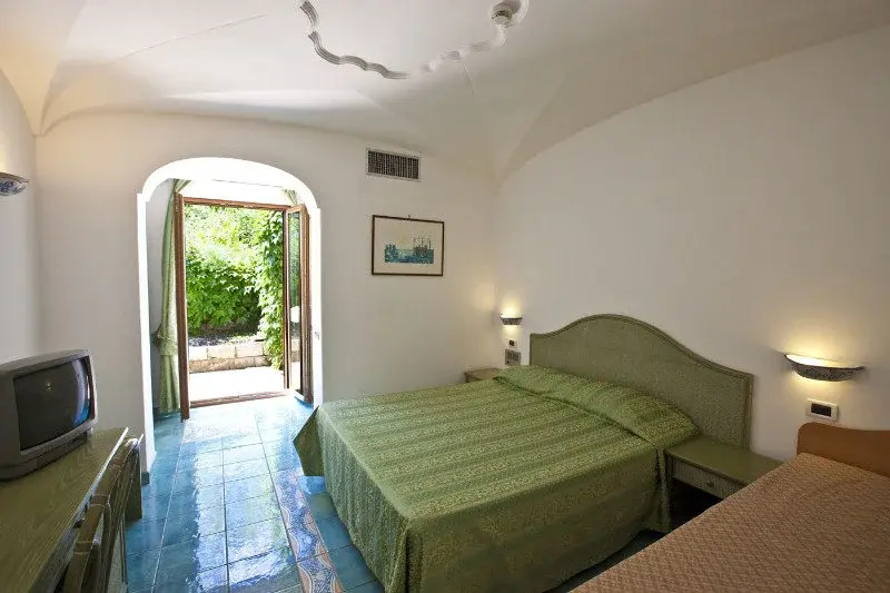 Standard Double room with balcony (full double bed)