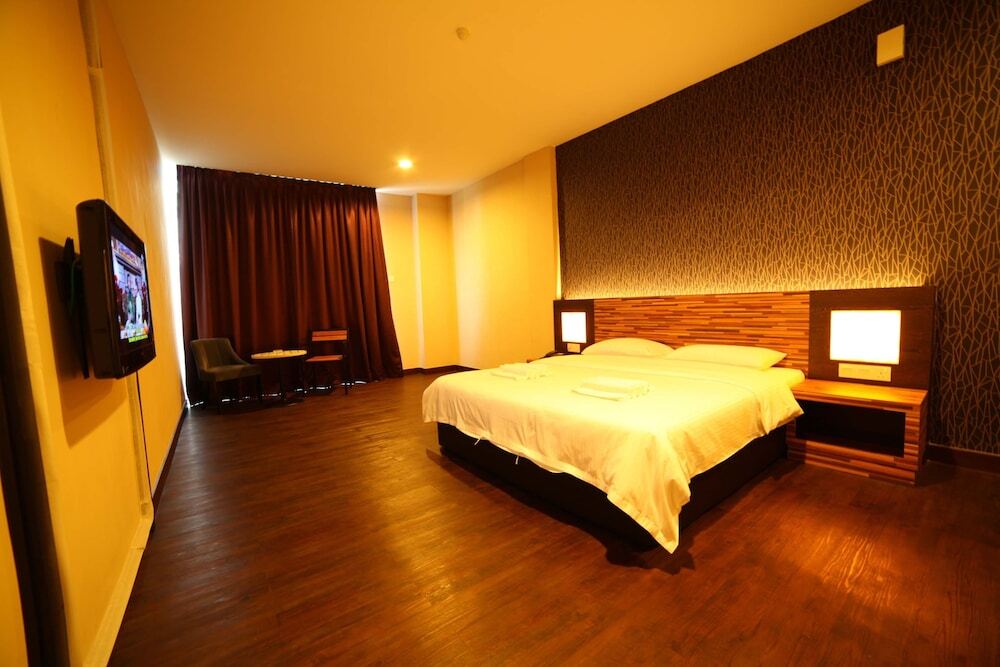 Waterfront Boutique Hotel