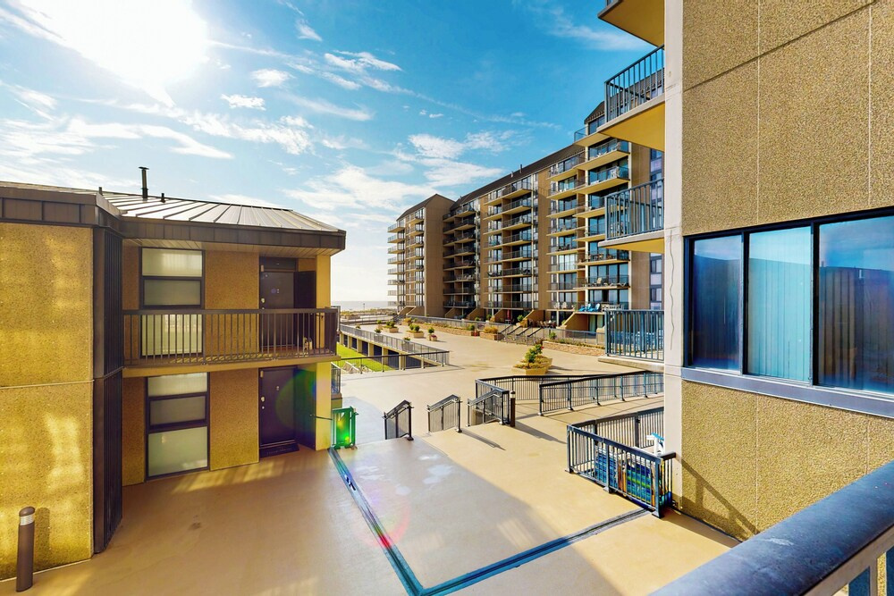 Walk to Ocean! Bethany Beach Retreat w/ Balcony