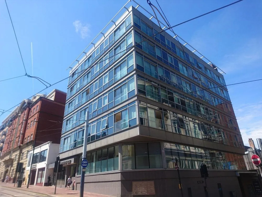 City Crash Pad - West Street Apartments