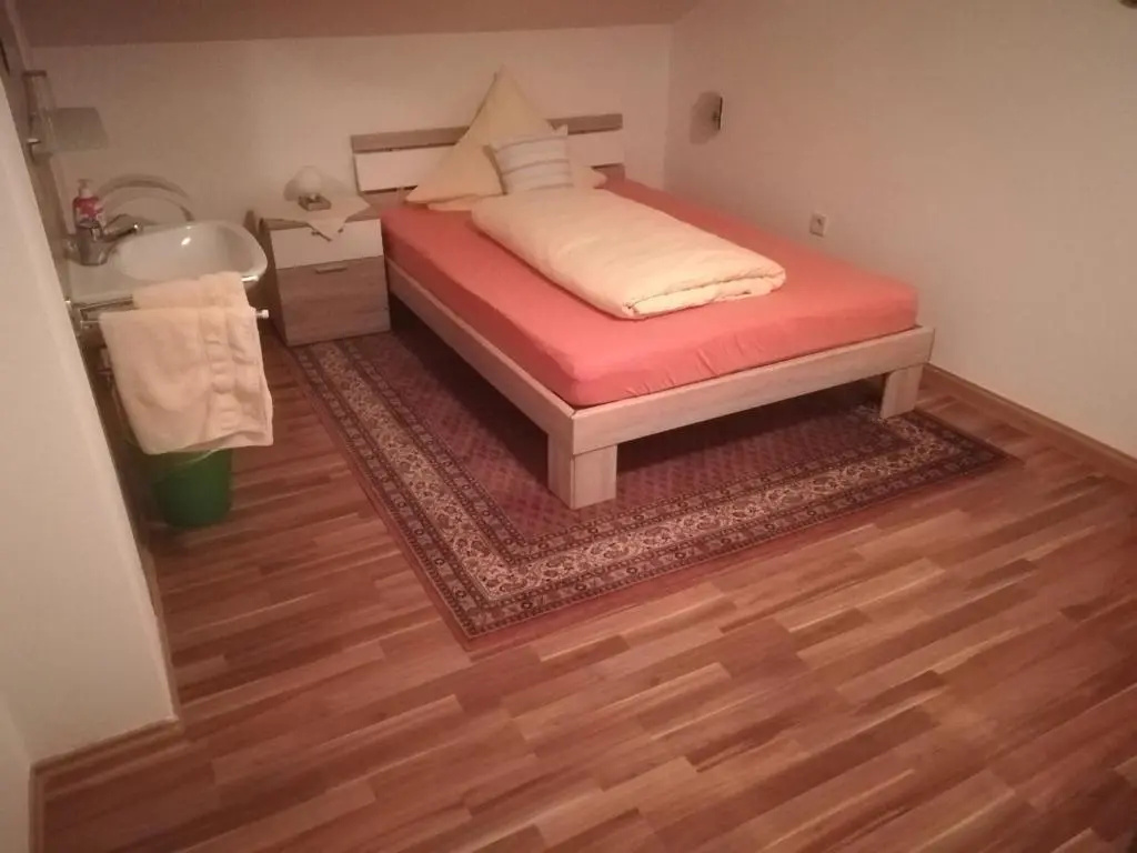 Deluxe Single room