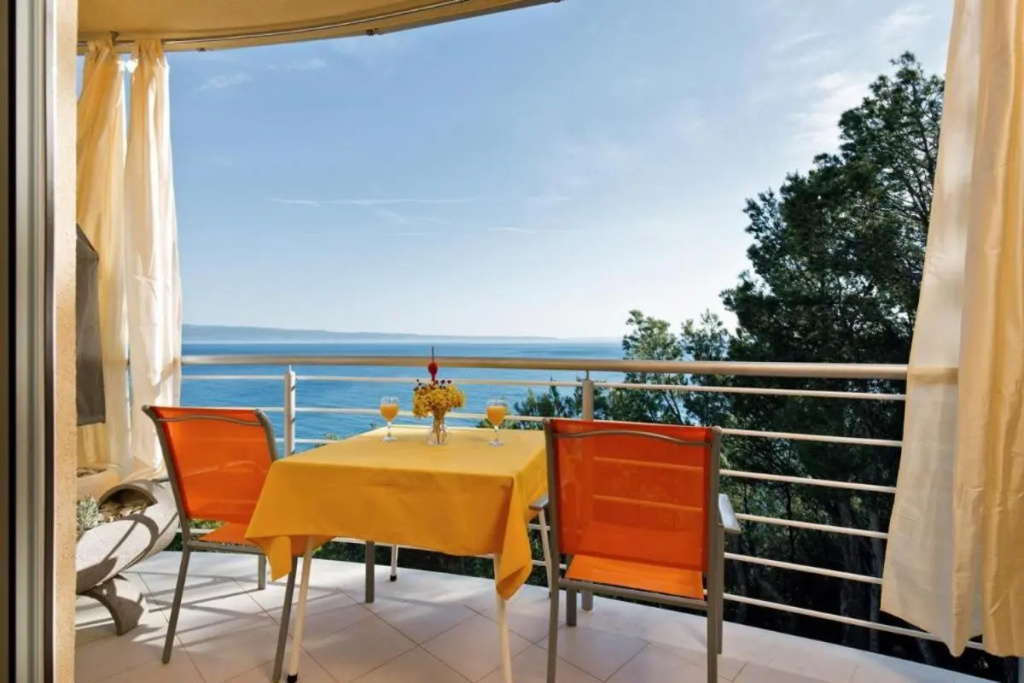 Comfy Beach Apartments With its own Balcony