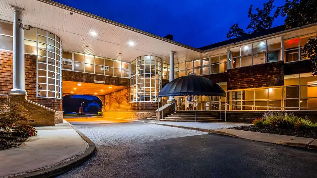 Inn at the Falls