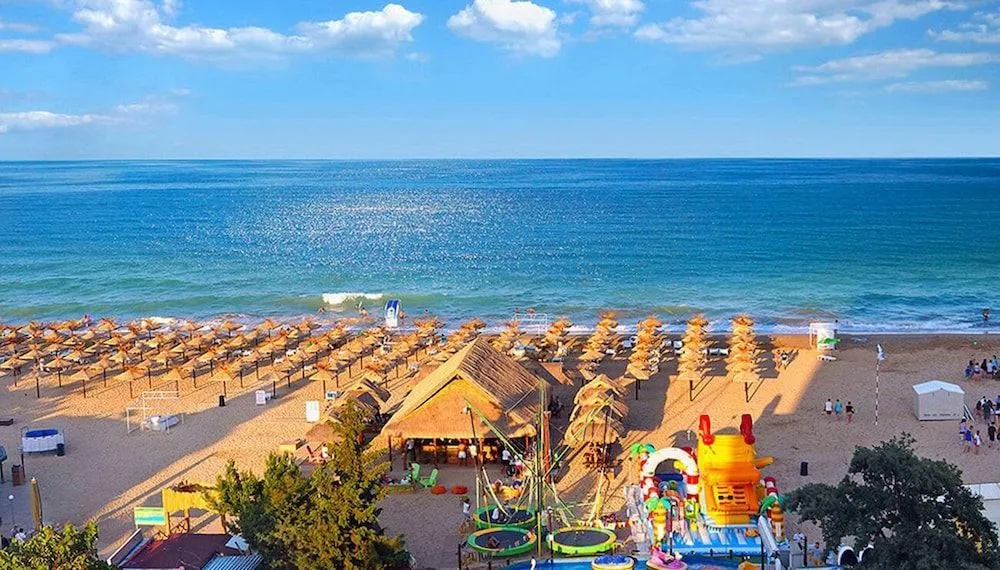 Beach & Waterfront