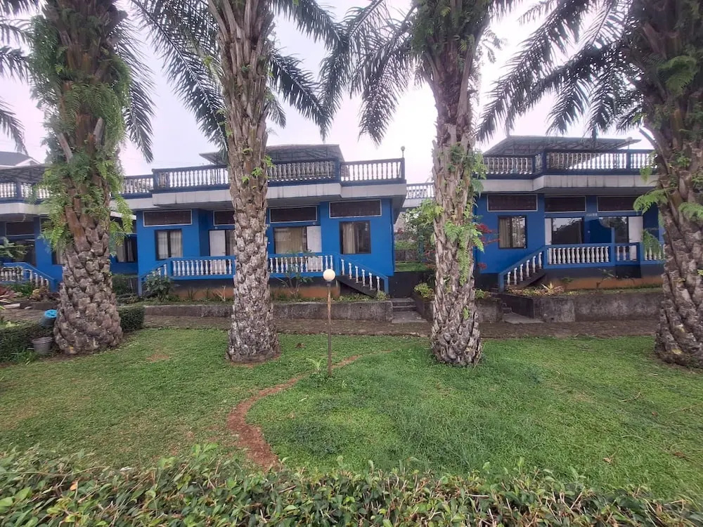 OYO 93280 Villa Efita