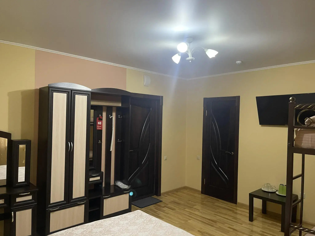 Standard Quadruple Family room