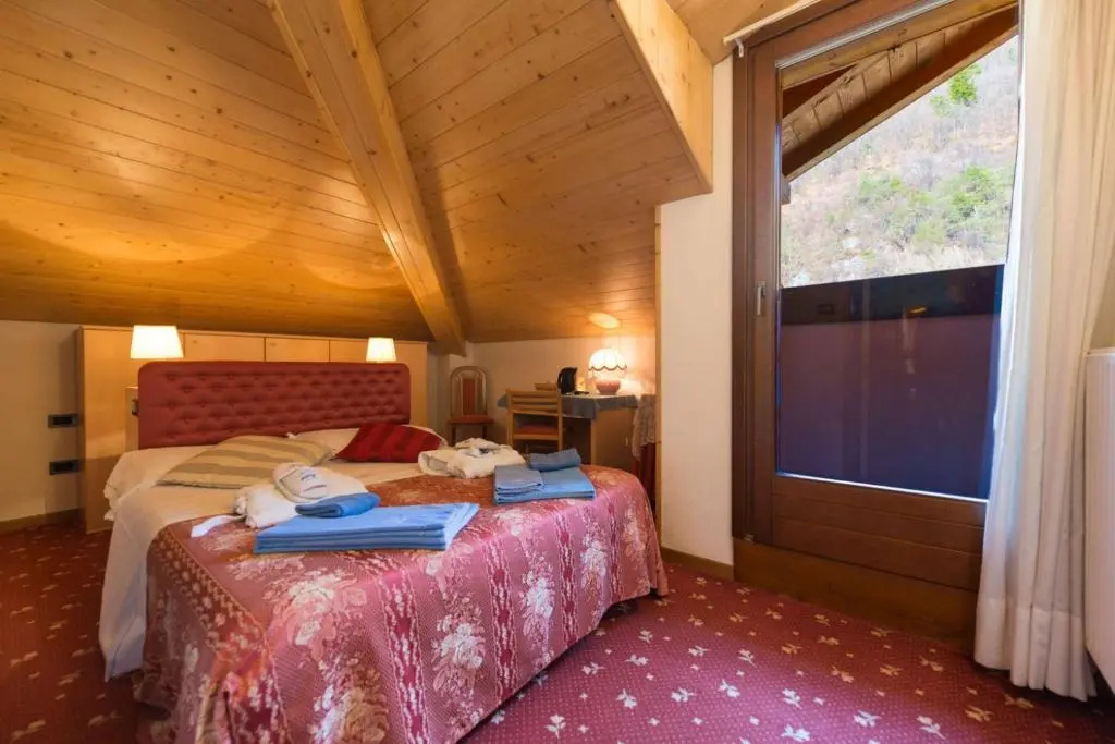 Economy room