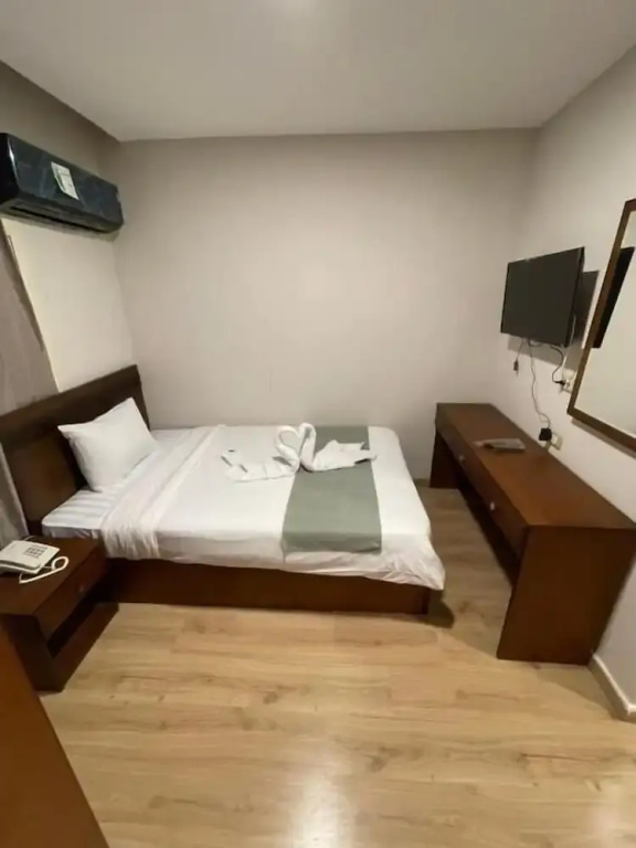Economy room