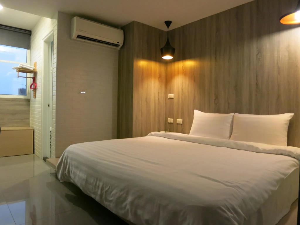Standard Double room (full double bed)