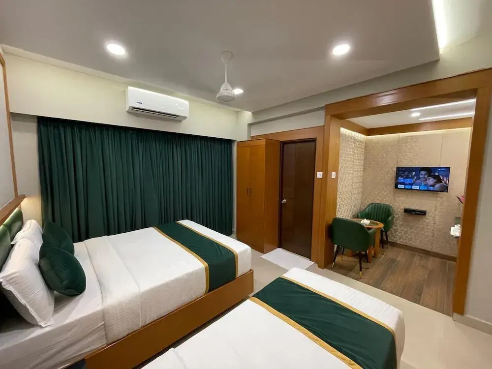 1 Bedroom Standard Triple Family room