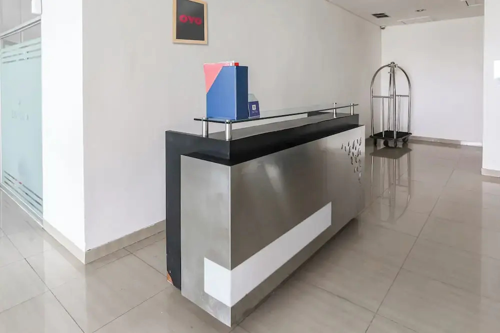 Lobby & Reception