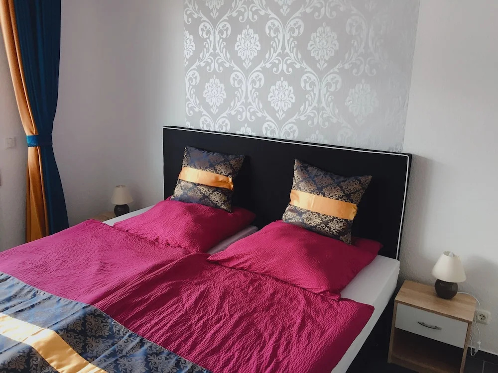 Standard Double room with balcony (full double bed)