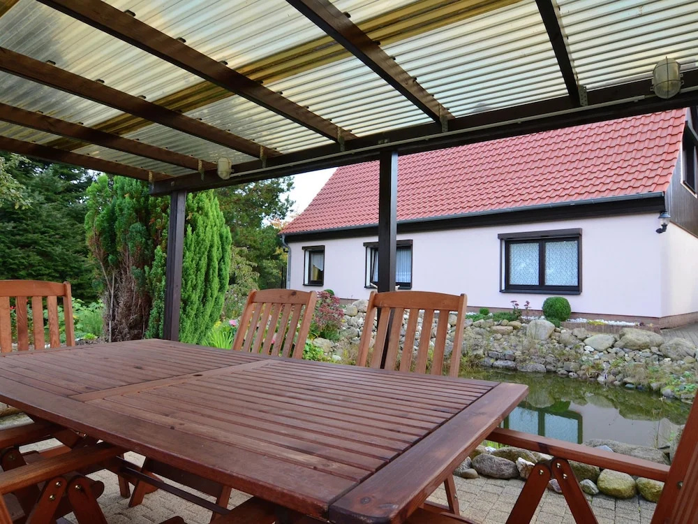 Apartment in the Harz With a log Cabin, Pond and Covered Seating Area