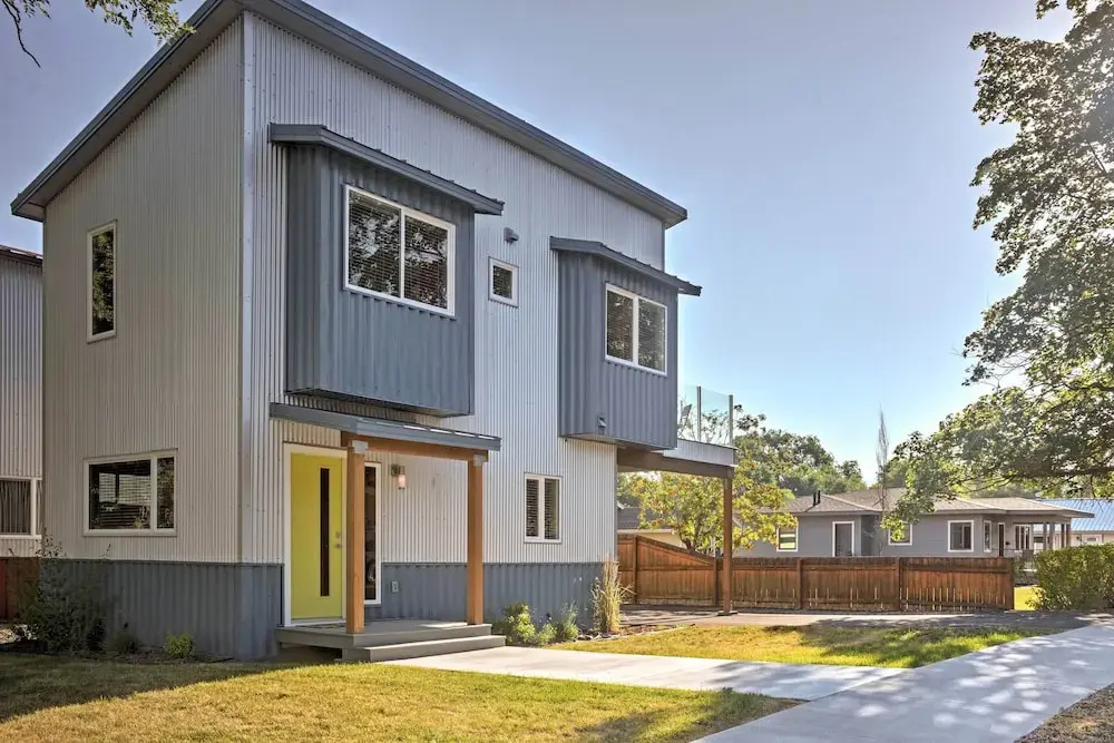 Missoula Getaway w/ Balcony, 2 Mi to Downtown!