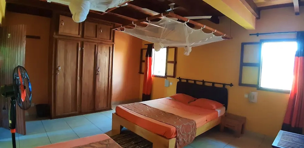 Economy room