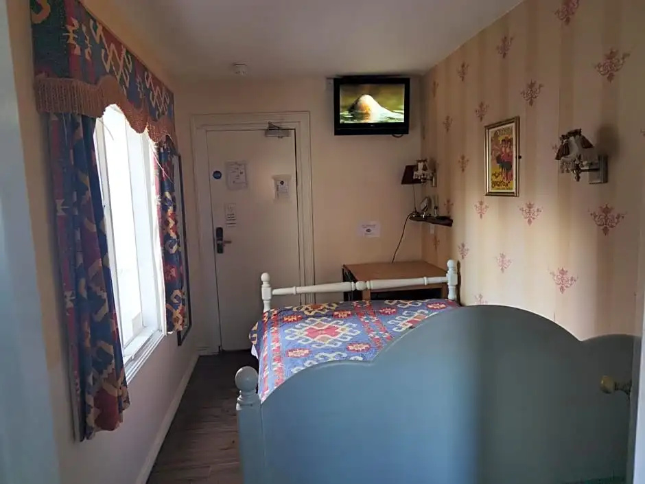 Economy room