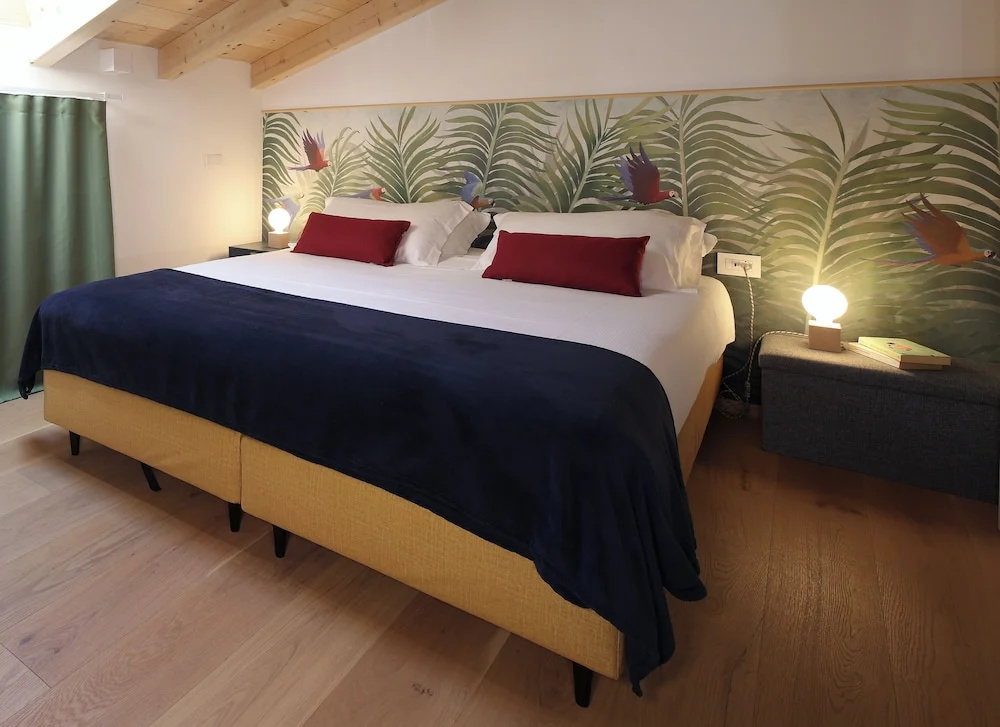 Economy room