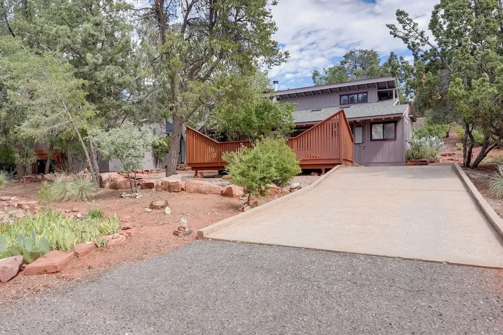 Hot Tub & Patio: Modern Sedona Home!