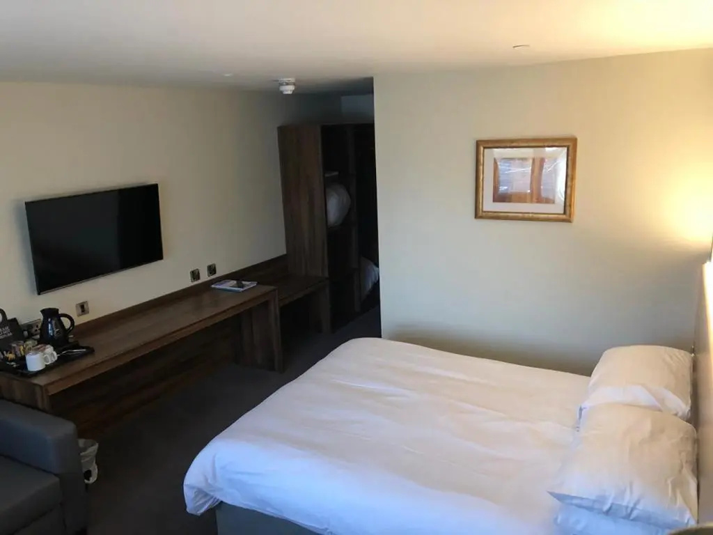 Deluxe Double room (full double bed)